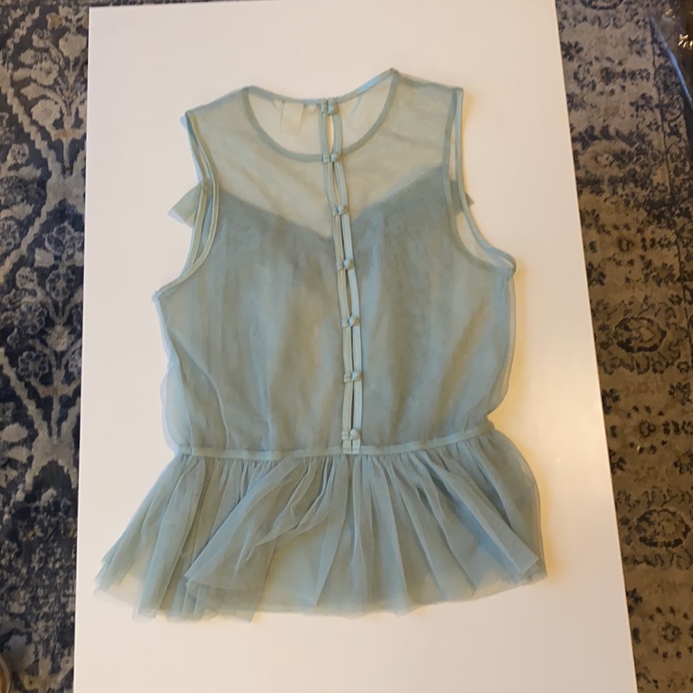 H&M sage green mesh poplin top, size US 4/EUR 34, barely worn. - Picture 4 of 5